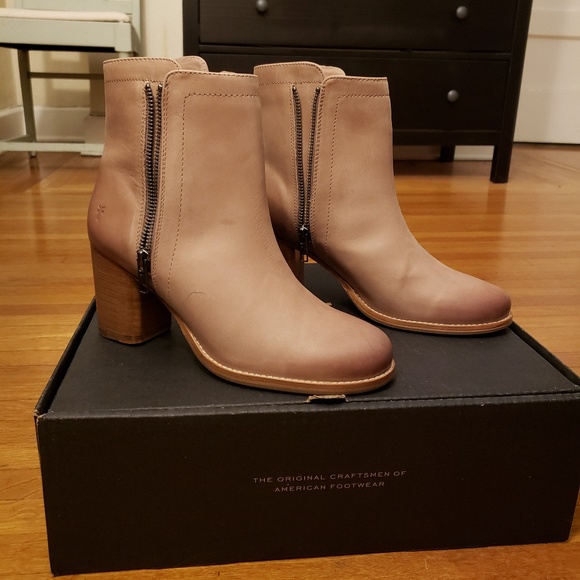 frye women's addie double zip boot